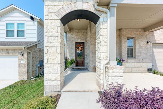 521 Elm Green ST, Hutto, TX 78634
