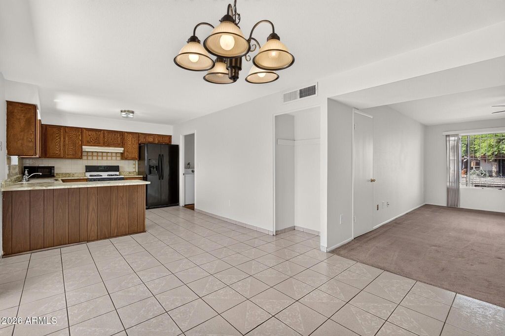 7131 W COCHISE Drive, Peoria, AZ 85345 — photo 4