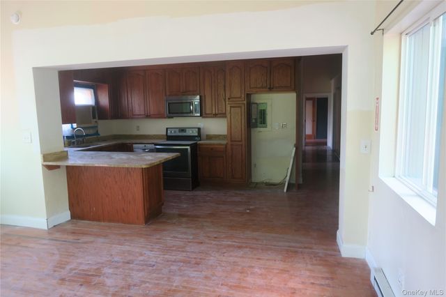 4230 state rt 32 2, New Windsor, NY 12553