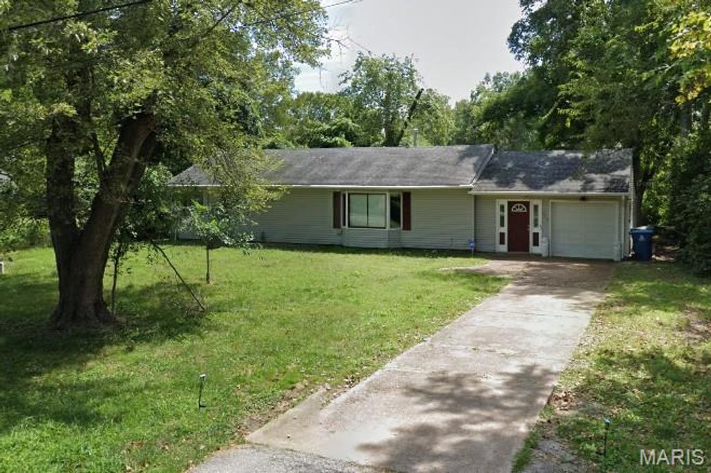 1510 Trampe Avenue, St Louis, MO 63138