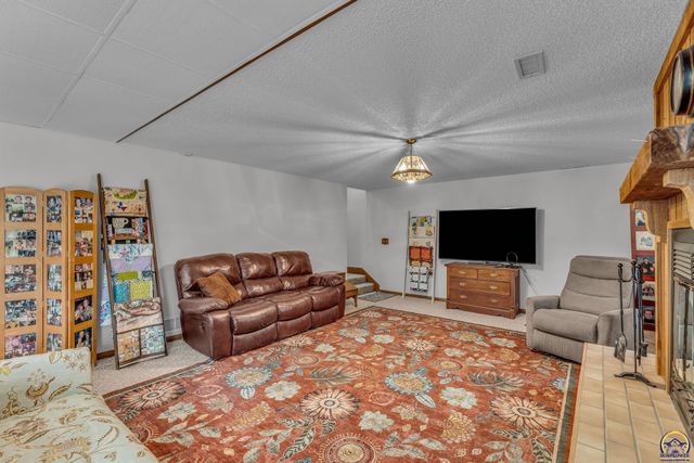 2901 SE Gemini CT, Topeka, KS 66605