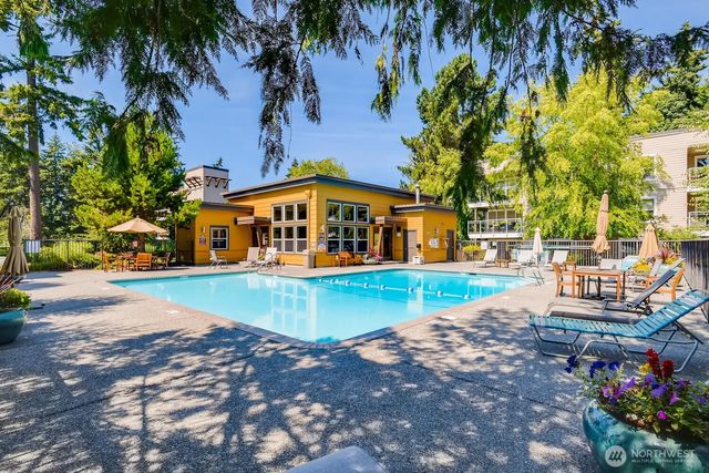 22910 90th Avenue W #B306, Edmonds, WA 98026
