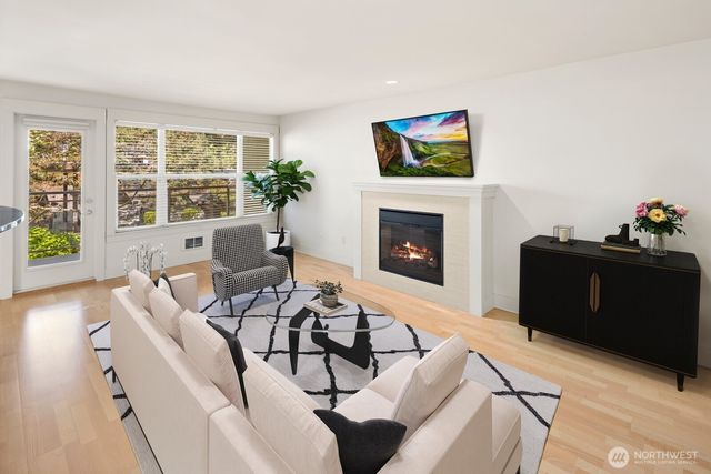 22910 90th Avenue W #B306, Edmonds, WA 98026