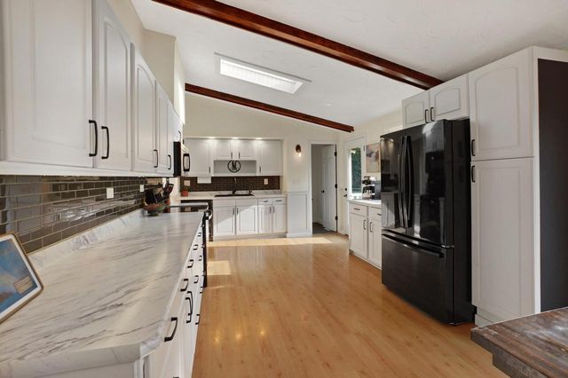 W343N6300 S Bayview ROAD, Oconomowoc, WI 53066
