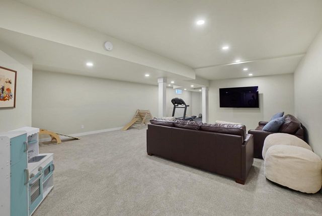 W343N6300 S Bayview ROAD, Oconomowoc, WI 53066