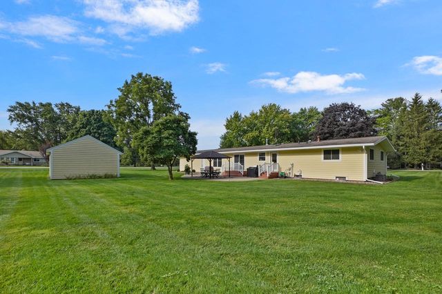 W343N6300 S Bayview ROAD, Oconomowoc, WI 53066