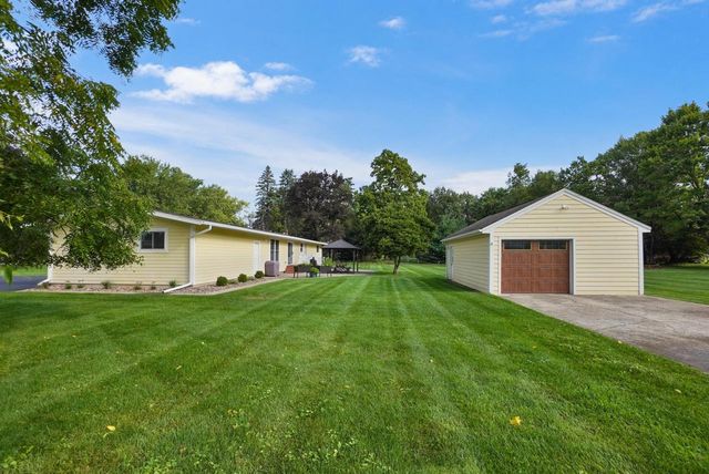 W343N6300 S Bayview ROAD, Oconomowoc, WI 53066