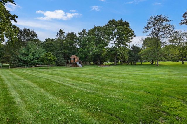 W343N6300 S Bayview ROAD, Oconomowoc, WI 53066