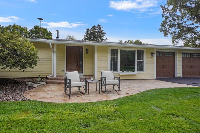 W343N6300 S Bayview ROAD, Oconomowoc, WI 53066