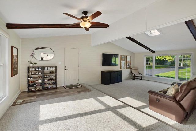 W343N6300 S Bayview ROAD, Oconomowoc, WI 53066