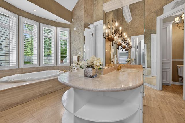 728 Crestbend Drive, Houston, TX 77042