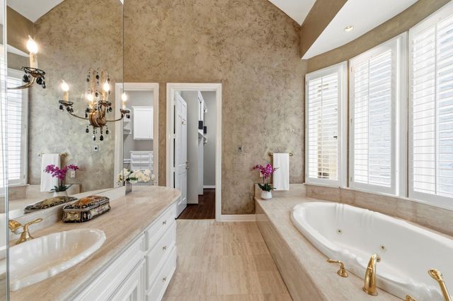 728 Crestbend Drive, Houston, TX 77042