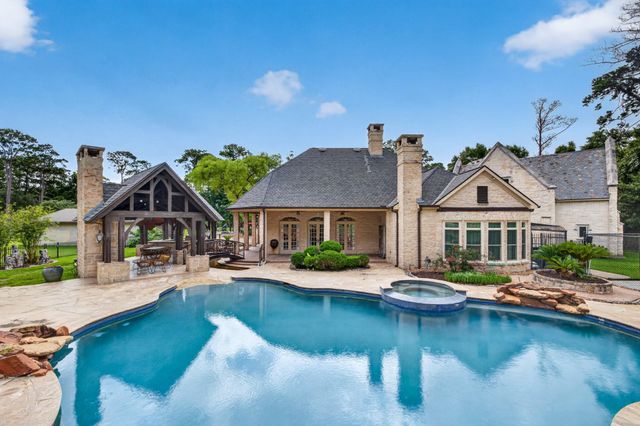 728 Crestbend Drive, Houston, TX 77042