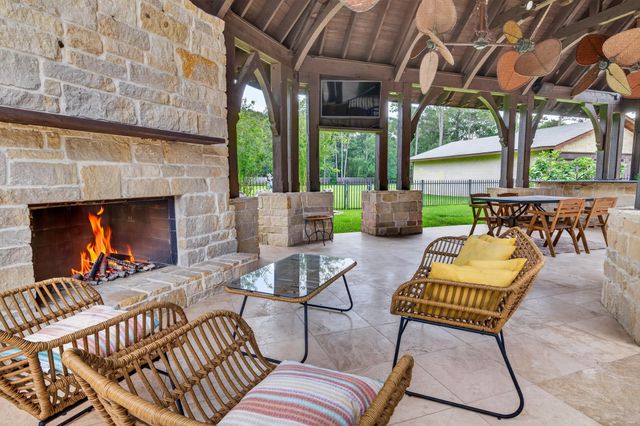 728 Crestbend Drive, Houston, TX 77042