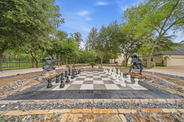 728 Crestbend Drive, Houston, TX 77042