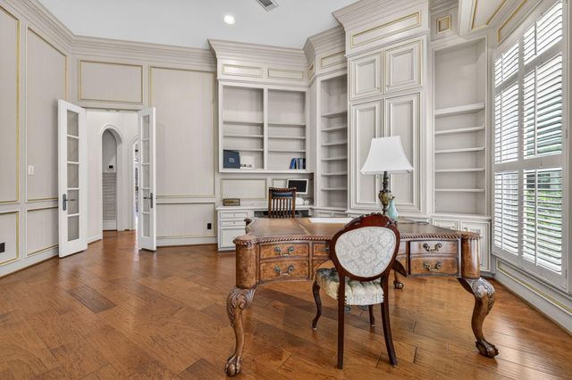 728 Crestbend Drive, Houston, TX 77042
