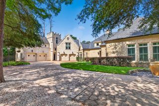 728 Crestbend Drive, Houston, TX 77042