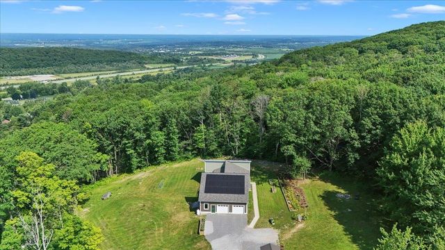 64 Rhubarb Ridge Road, St. Albans Town, VT 05478