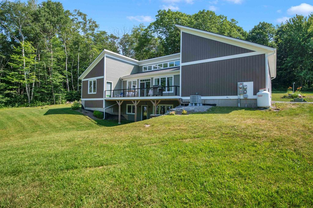 64 Rhubarb Ridge Road, St. Albans Town, VT 05478