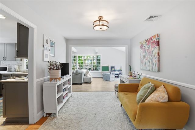 3 Cheshire Drive, Barrington, RI 02806