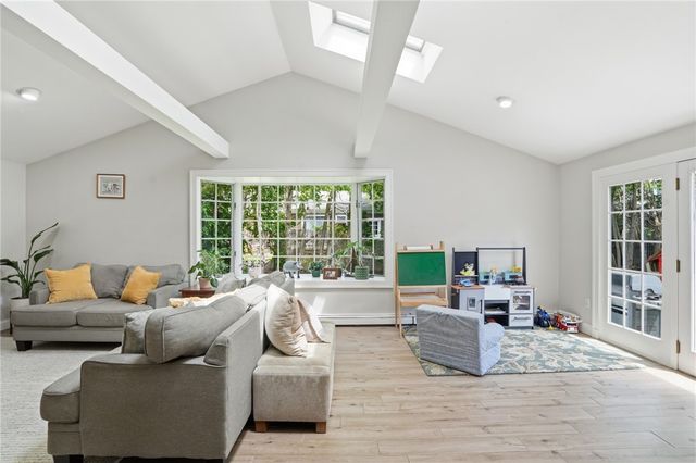 3 Cheshire Drive, Barrington, RI 02806