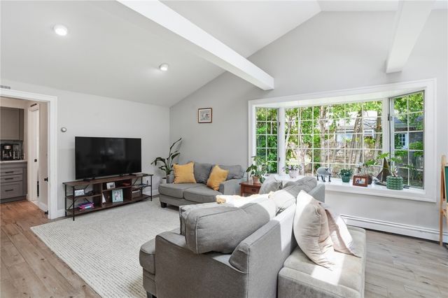 3 Cheshire Drive, Barrington, RI 02806