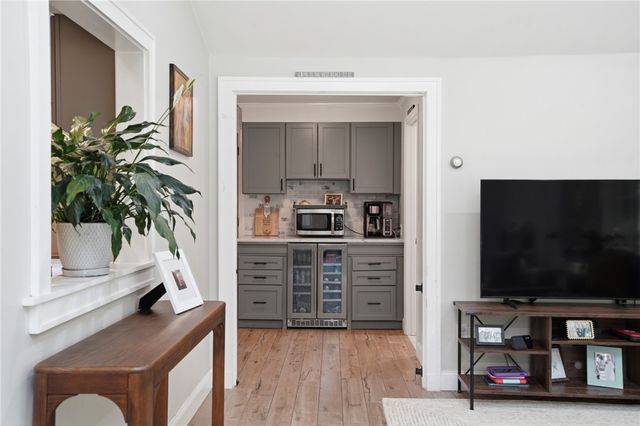 3 Cheshire Drive, Barrington, RI 02806