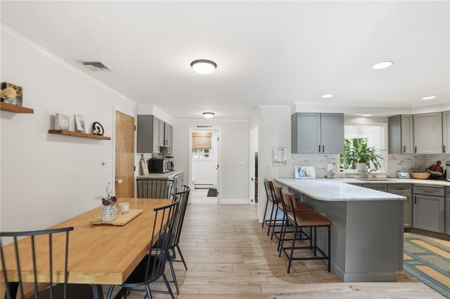 3 Cheshire Drive, Barrington, RI 02806