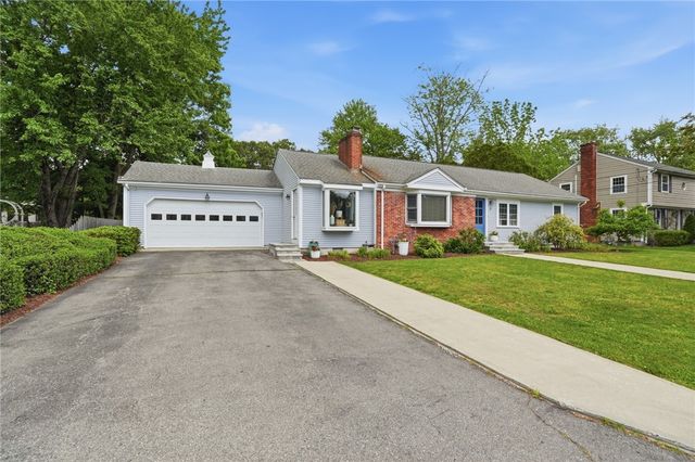 3 Cheshire Drive, Barrington, RI 02806