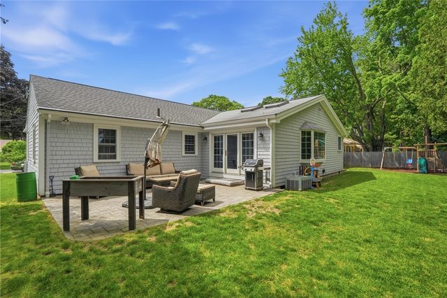 3 Cheshire Drive, Barrington, RI 02806