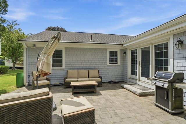 3 Cheshire Drive, Barrington, RI 02806