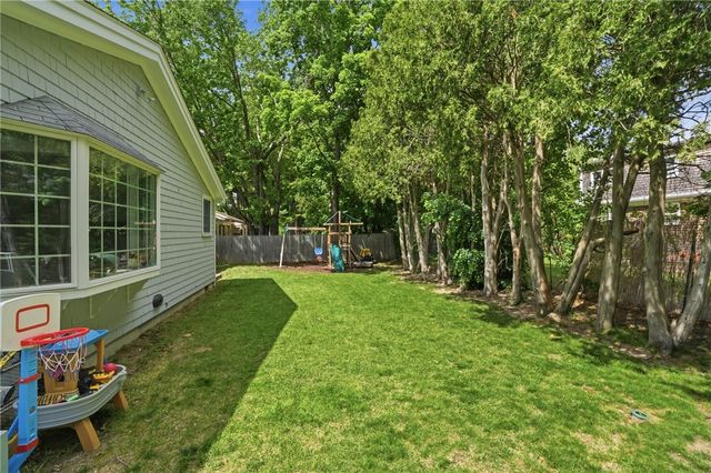 3 Cheshire Drive, Barrington, RI 02806