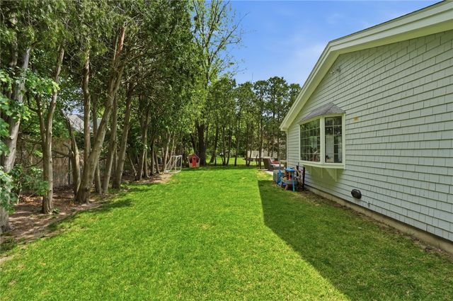3 Cheshire Drive, Barrington, RI 02806