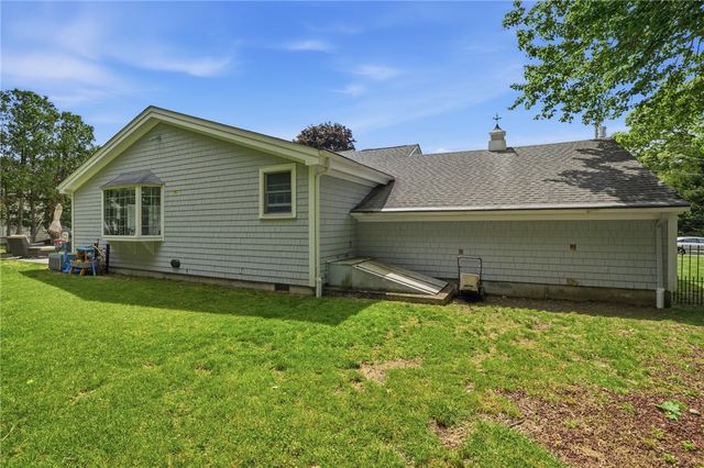 3 Cheshire Drive, Barrington, RI 02806