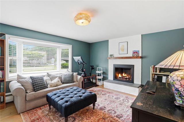3 Cheshire Drive, Barrington, RI 02806