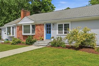 3 Cheshire Drive, Barrington, RI 02806
