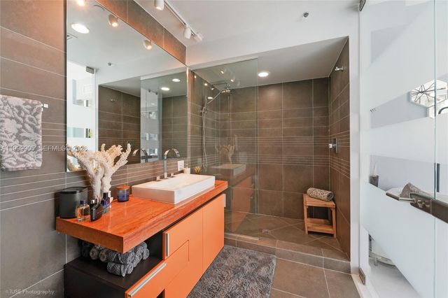 2100 Park Ave 210, Miami Beach, FL 33139