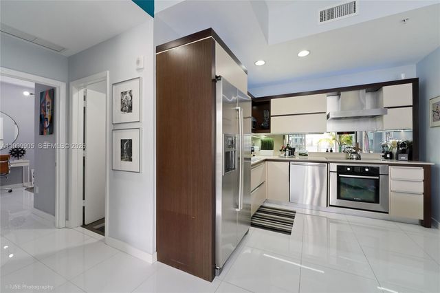 2100 Park Ave 210, Miami Beach, FL 33139