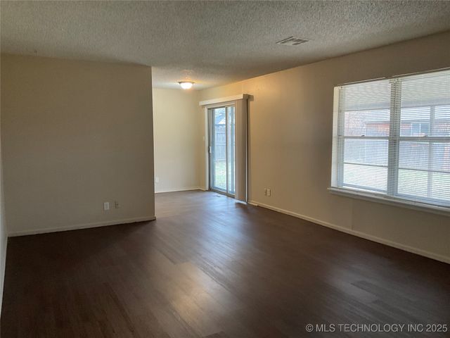 117 S 162nd Avenue E, Tulsa, OK 74108