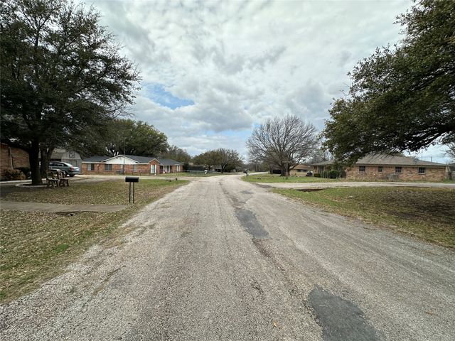 108 Beard Drive, Itasca, TX 76055