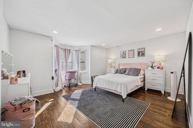 14 MAPLE ST, Conshohocken, PA 19428