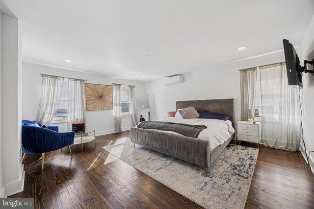 14 MAPLE ST, Conshohocken, PA 19428