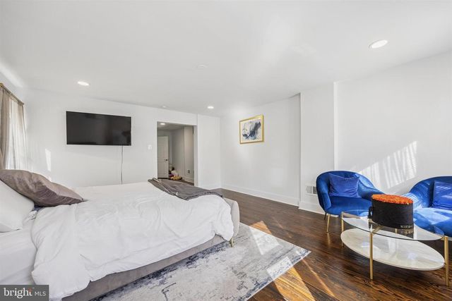 14 MAPLE ST, Conshohocken, PA 19428