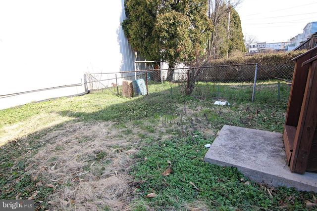 14 MAPLE ST, Conshohocken, PA 19428