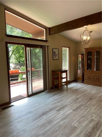 8 Pratt Lane, Bella Vista, AR 72715