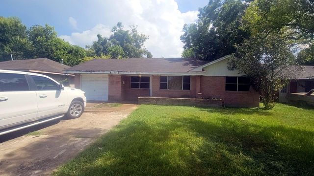 2826 Monticello Drive, Houston, TX 77045