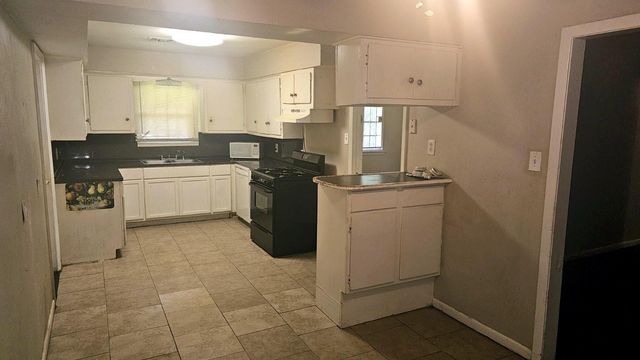 2826 Monticello Drive, Houston, TX 77045