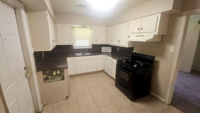 2826 Monticello Drive, Houston, TX 77045