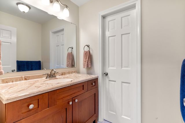 14 Belmont St A, Somerville, MA 02143