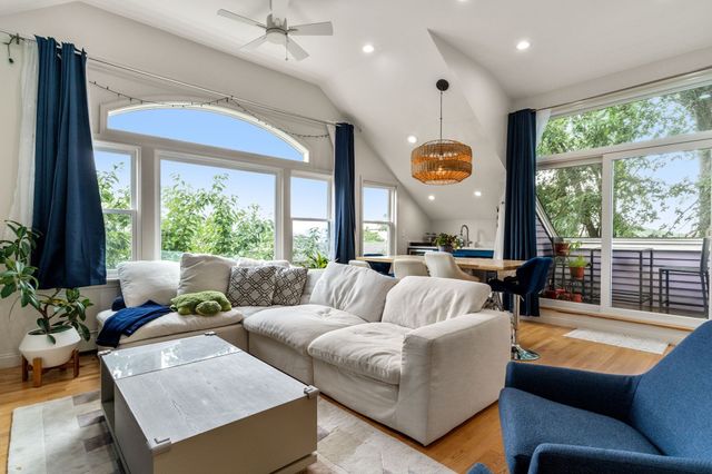 14 Belmont St A, Somerville, MA 02143